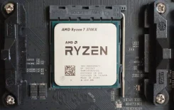 AMD Ryzen 7 3700X ����