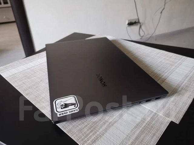 Honor MagicBook Pro. 16.1", 2,1����, ��� 8 ��, ���� 512���, WiFi: 1, Bluetooth: 1, ����������� �� 5��. ����