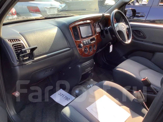 Mazda Tribute. EPFW, AJ ����