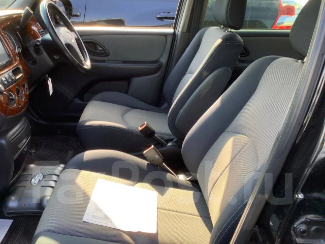Mazda Tribute. EPFW, AJ ����