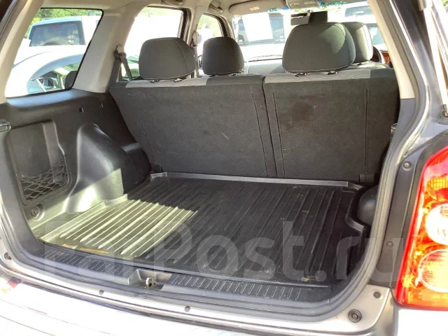 Mazda Tribute. EPFW, AJ ����