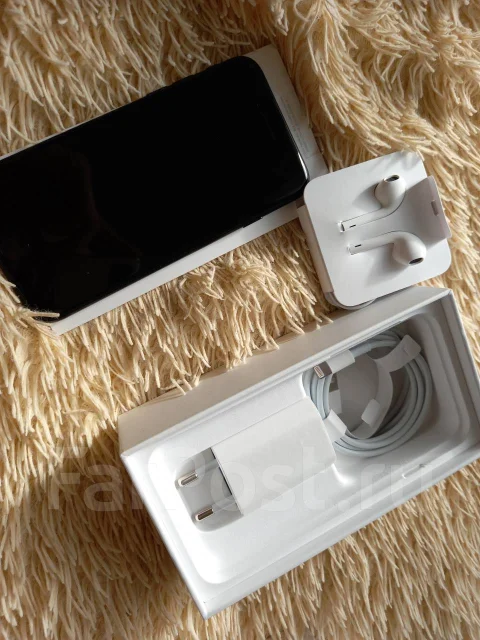 Apple iPhone SE. �����, ������, 4G LTE, NFC ����