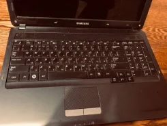 Samsung R525. 15.6", 2,2����, ��� 4 ��, WiFi: 1, Bluetooth: 1 ����