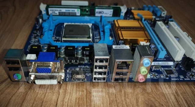 Socket AM2 ����