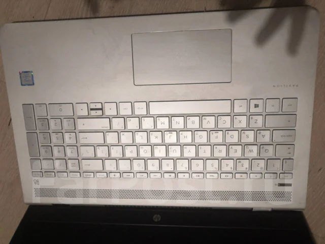 HP Pavilion 15. ��� 4 ��, ���� 500���, WiFi: 1, Bluetooth: 1 ����