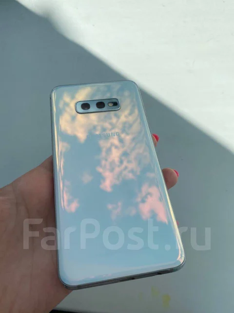 Samsung Galaxy S10e. �/�, 3G, 4G LTE, Dual-SIM, NFC ����