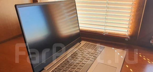 Lenovo IdeaPad 330S-15IKB. 15.6", 3,4����, ��� 8 ��, ���� 256���, WiFi: 1, Bluetooth: 1, ����������� �� 8��. ����