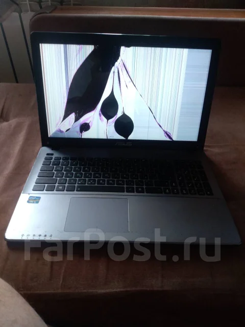 Asus X550VC. 15.6", 3,2����, ��� 4 ��, ���� 320���, WiFi: 1, Bluetooth: 1, ����������� �� 1��. ����
