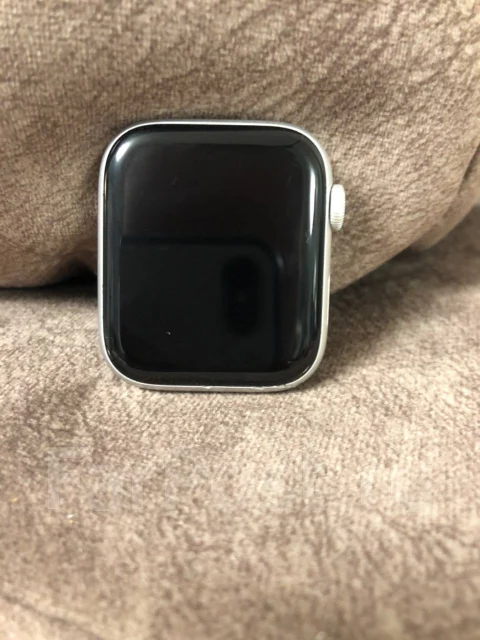 Apple Watch Series 4. GPS ����