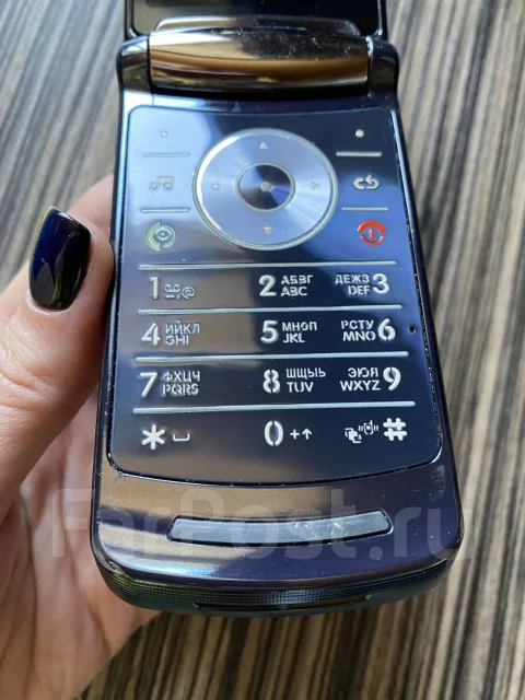 Motorola RAZR2 V8. �/� ����