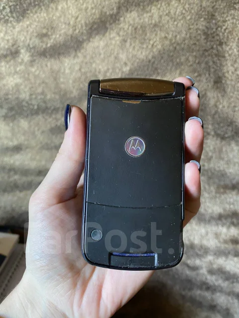 Motorola RAZR2 V8. �/� ����