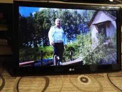 LG 32LV2500. LED ����