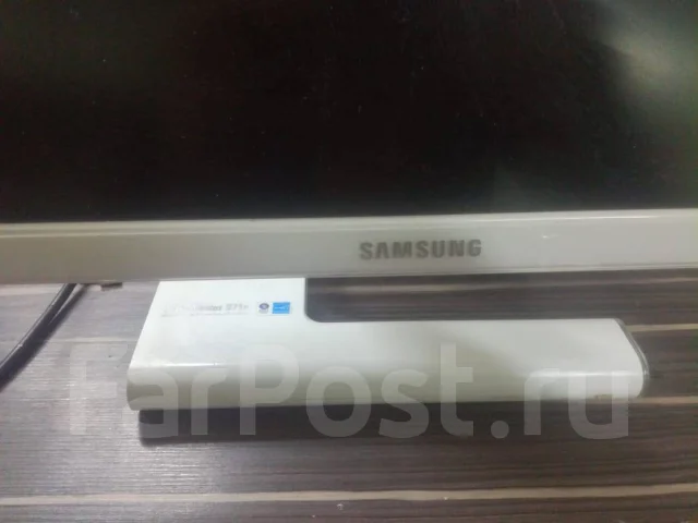 Samsung. 70" ����