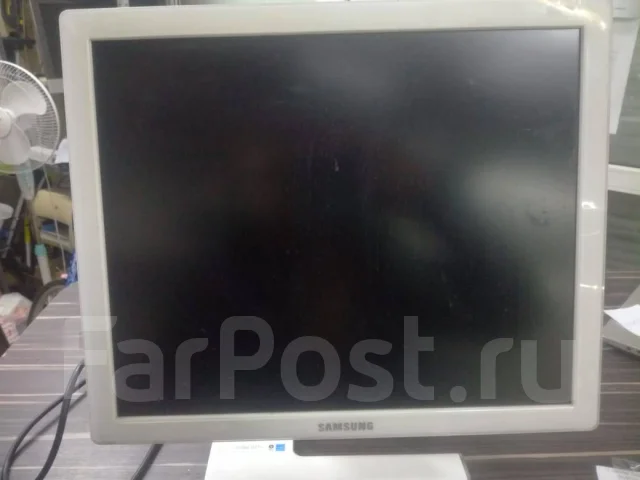 Samsung. 70" ����
