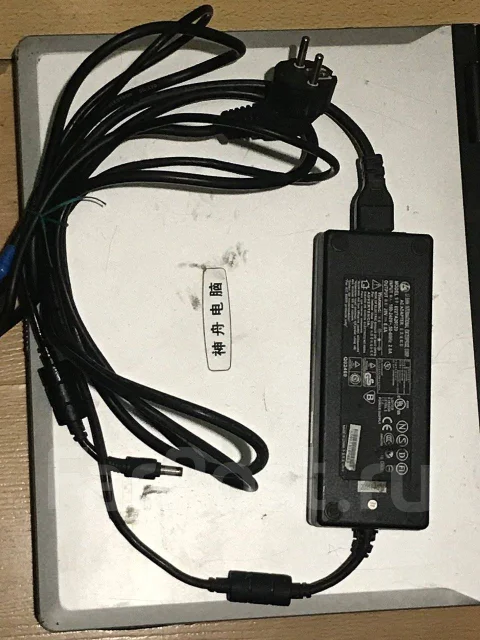 Hasee. 14.1", 2����, ��� 2048 ��, ���� 30���, ����������� �� 1��. ����