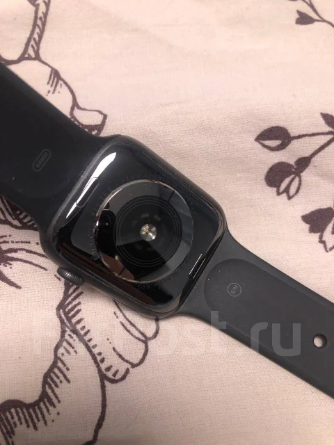 Apple Watch Series 5. GPS, NFC, SIM-����� ����