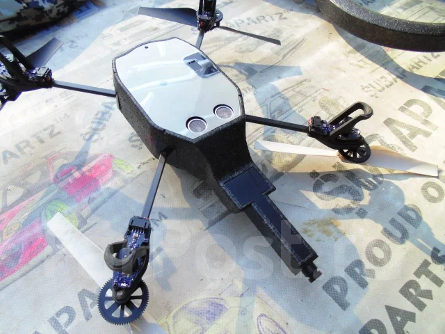 Parrot AR.Drone 2.0. � ������� ����