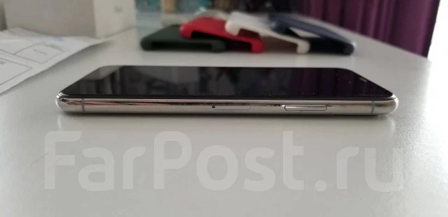 Apple iPhone X. �/�, �����������, 4G LTE, ����������, NFC ����
