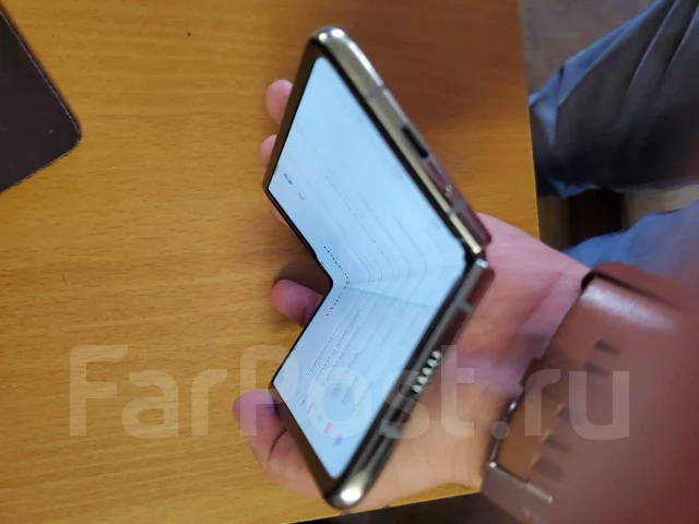Samsung Galaxy Fold. �/�, �����������, 4G LTE, Dual-SIM, NFC ����