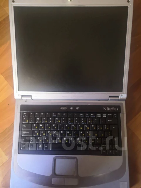 Roverbook Nautilus. 15", 1,5����, ��� 256 �� � ������, ���� 40���, WiFi: 1, ����������� �� 1��. ����