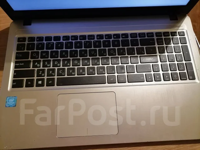 Asus X540S. 15.6", 1,6����, ��� 2048 ��, ���� 500���, WiFi: 1, Bluetooth: 1, ����������� �� 3��. ����