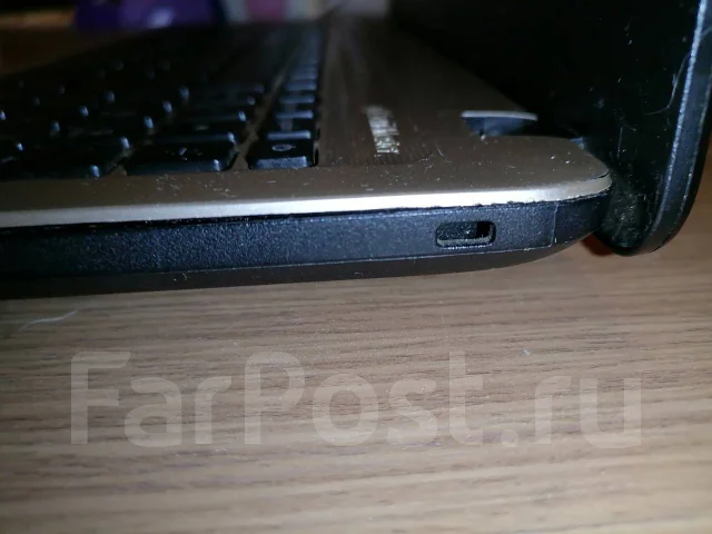 Asus X540S. 15.6", 1,6����, ��� 2048 ��, ���� 500���, WiFi: 1, Bluetooth: 1, ����������� �� 3��. ����