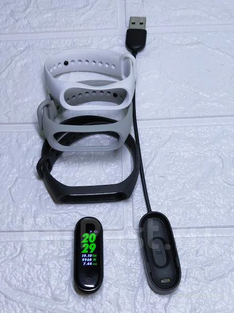 Xiaomi Mi Band 4. IP68 ����