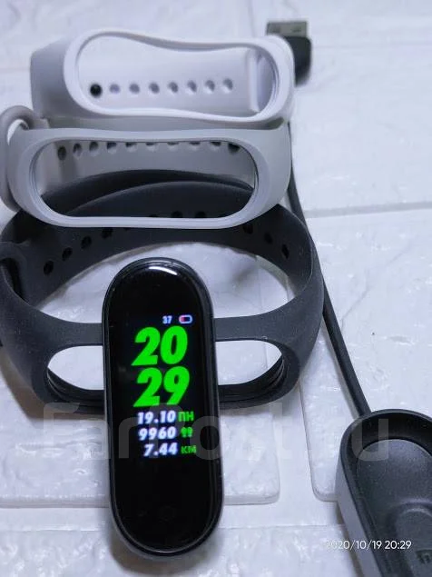Xiaomi Mi Band 4. IP68 ����