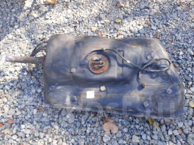 Бак мазда мпв. Фильтр в топливный бак мазда 323 1999 год. Бак мазда мпв. Бензобак мазда мпв. Mazda mpv топливный бак.