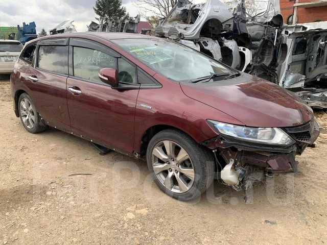 Honda Jade. FR4 ����
