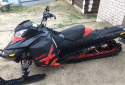 BRP Ski-Doo Summit X ����