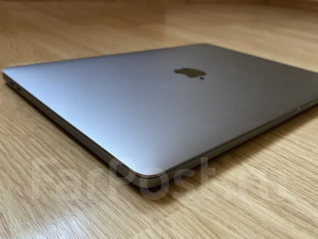 Apple MacBook Pro 13 2018. 13", 2,3����, ��� 8 ��, ���� 512���, WiFi: 1, Bluetooth: 1 ����
