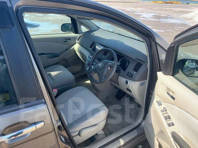 Toyota Isis. ZGM10, 2ZRFAE ����