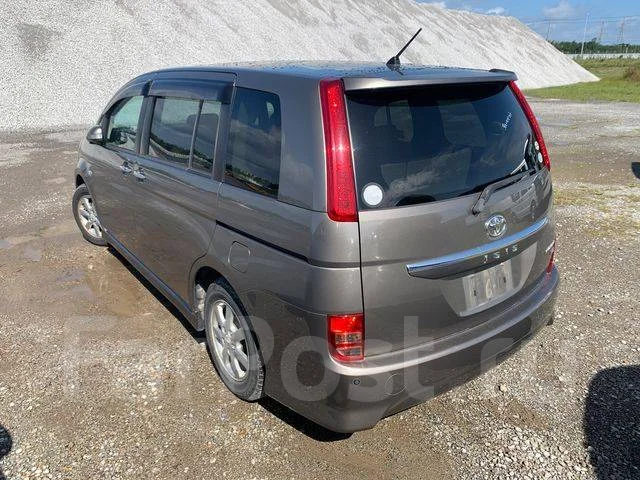 Toyota Isis. ZGM10, 2ZRFAE ����
