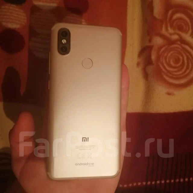 Xiaomi Mi A2. �/�, �������, 3G, 4G LTE, Dual-SIM ����