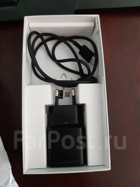 Samsung Galaxy A40. �/�, 3G, 4G LTE, Dual-SIM, ����������, NFC ����