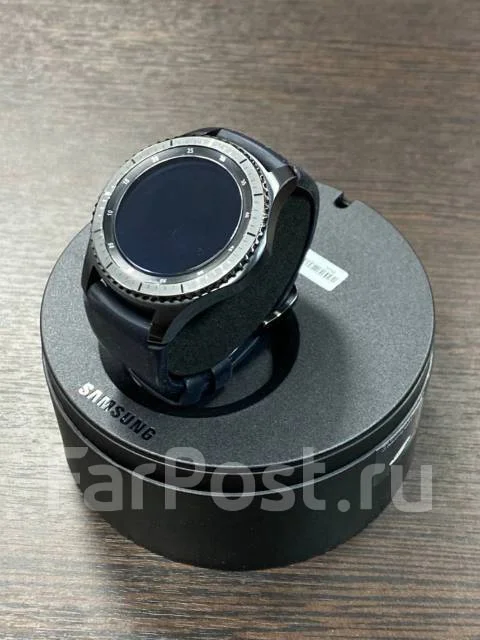 Samsung Gear S3 Frontier. GPS, NFC, IP68 ����