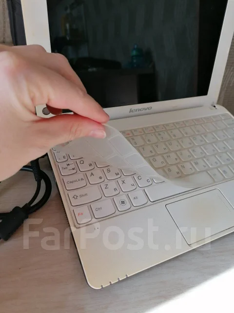 Lenovo IdeaPad S100. 10.1", 1,7����, ��� 2048 ��, ���� 282���, WiFi: 1, ����������� �� 3��. ����