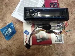 Pioneer MVH-S520BT ����