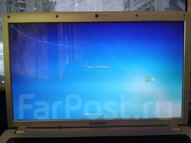 Samsung R730. 17.3", 2,1����, ��� 4 ��, ���� 320���, WiFi: 1 ����