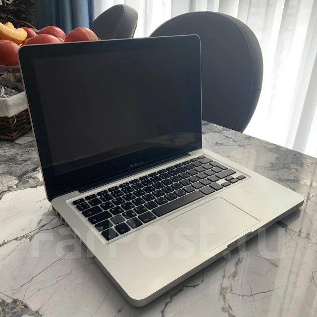 Apple MacBook Pro 13 2011 Late. 13.3", 2,4����, ��� 4 ��, ���� 750���, WiFi: 1, Bluetooth: 1, ����������� �� 6��. ����
