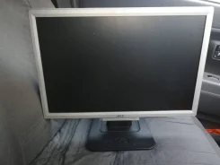 Acer. 19" ����