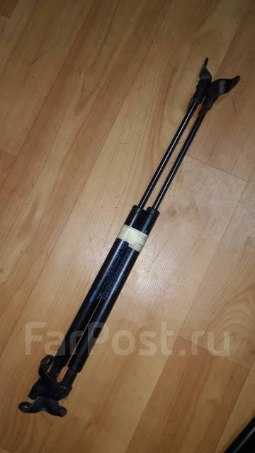 Амортизатор задней двери Хонда Фит гибрид GP5, GK3, GK4, GK5, GK6 ...