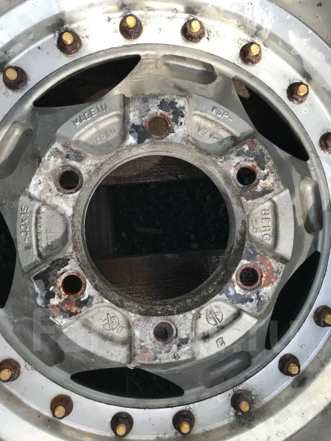 Berg. 7.0x15", 6x139.7, ET14 ����
