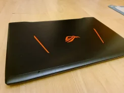 Asus ROG Strix GL702VM. 17.3", 60����, ��� 12 ��, ���� 1 000���, WiFi: 1, Bluetooth: 1, ����������� �� 3��. ����