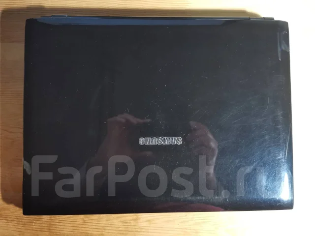 Samsung R560. 15.4", 2 660����, ��� 4 ��, ���� 120���, WiFi: 1, Bluetooth: 1 ����