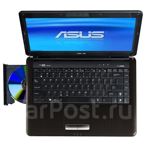 Asus K40. 14", 2,1����, ��� 4 ��, ���� 250���, WiFi: 1, Bluetooth: 1, ����������� �� 4��. ����