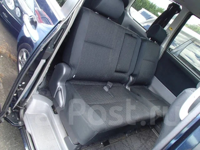 Toyota Voxy. AZR65, 1AZ ����