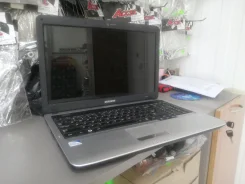 Samsung RV508. 15.6", 2,3����, ��� 4 ��, ���� 320���, WiFi ����