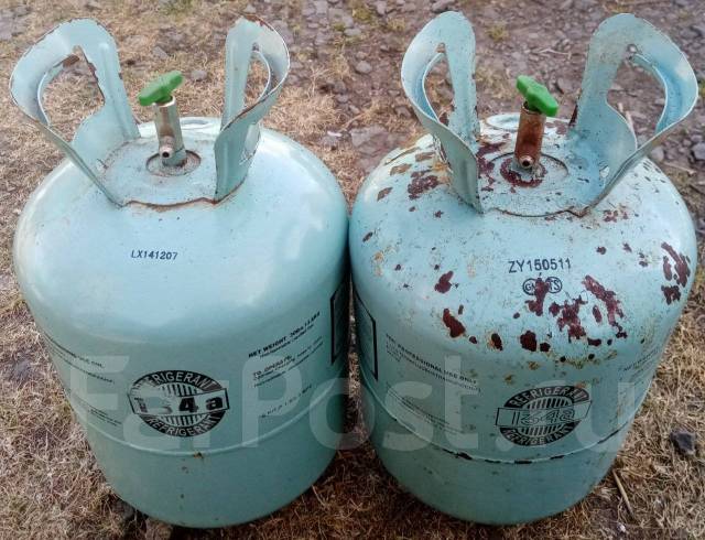 2 баллона из под фреона - Инструмент и оборудование во Владивостоке